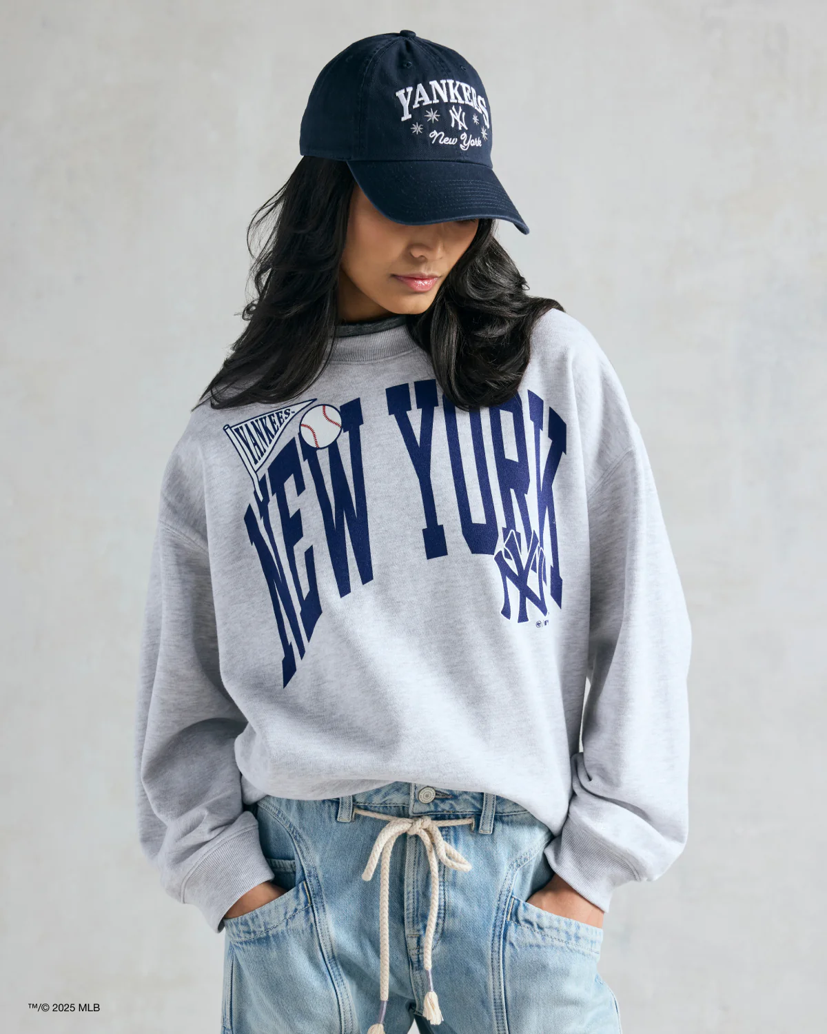 CHICAGO BEARS ARCHED ICON '47 OVERSIZED CREW WOMENS - Image 3
